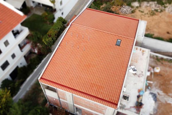 Κόκκινο κεραμίδι στη Κηφισιά