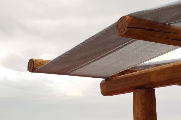 Πέργκολα βεράντας  με πανί στο Λαύριο